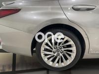 LEXUS ES 2020