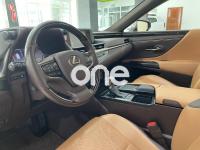 LEXUS ES 2020