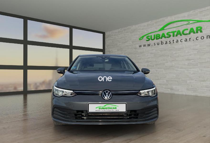 VOLKSWAGEN Golf 2023