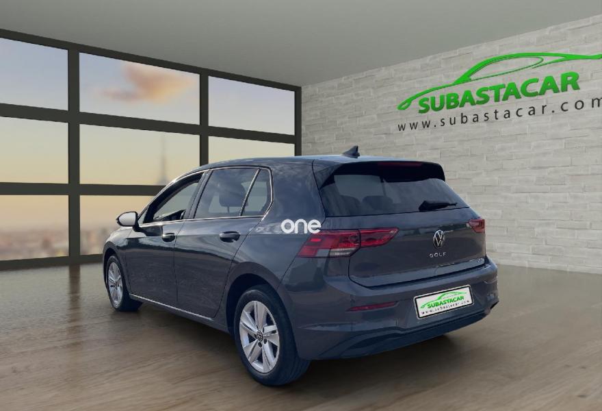 VOLKSWAGEN Golf 2023