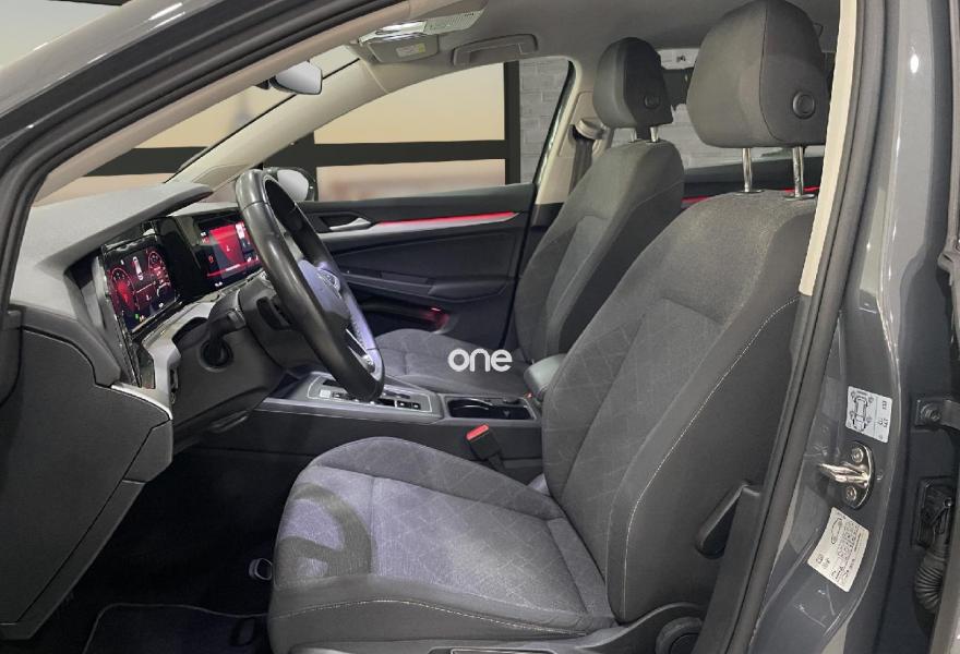 VOLKSWAGEN Golf 2023