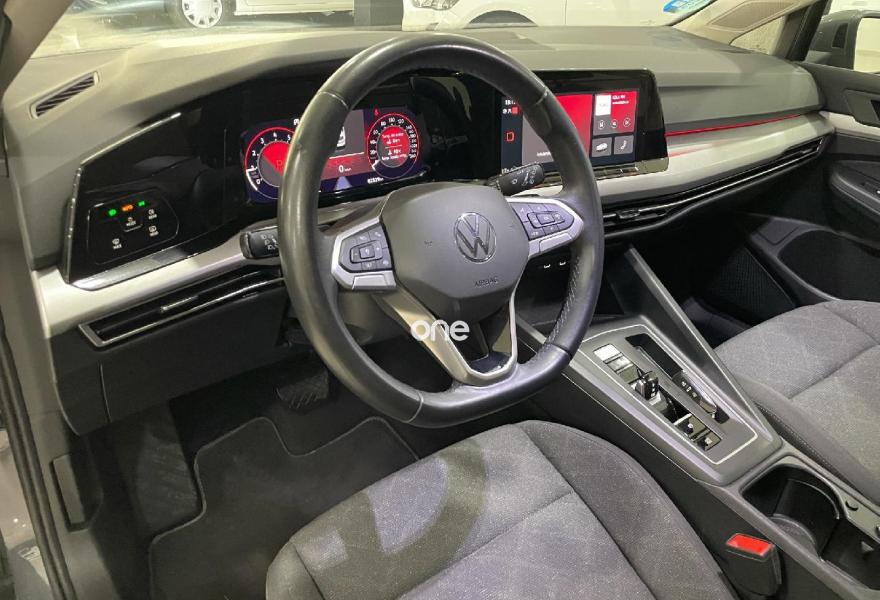 VOLKSWAGEN Golf 2023