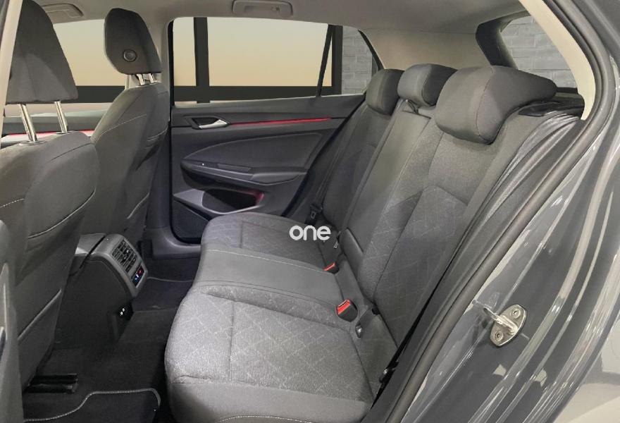 VOLKSWAGEN Golf 2023