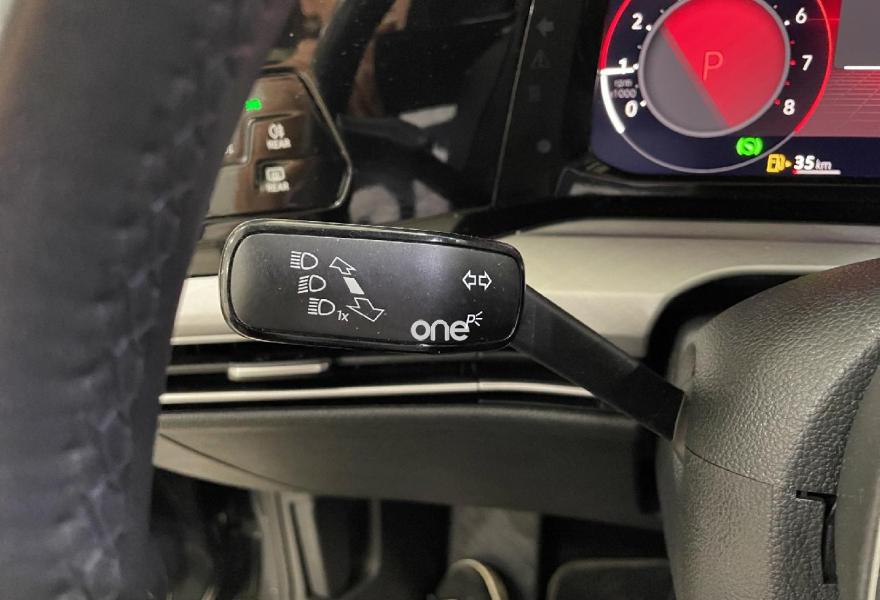 VOLKSWAGEN Golf 2023