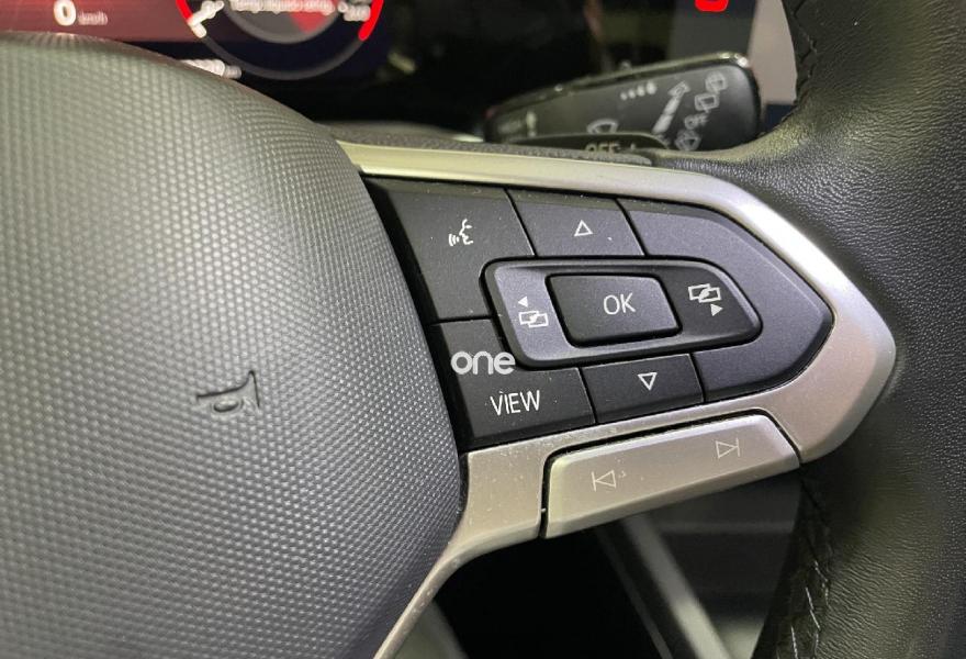 VOLKSWAGEN Golf 2023