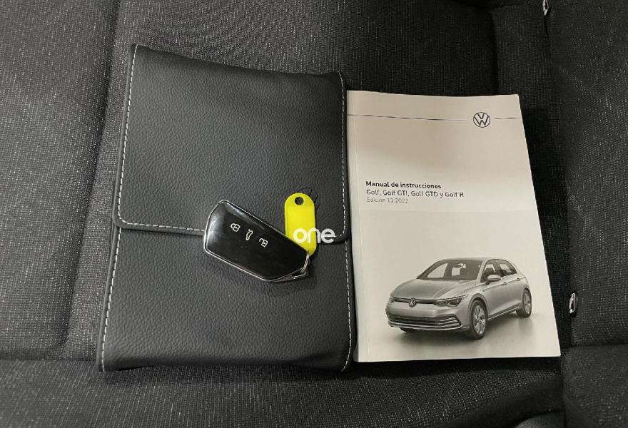 VOLKSWAGEN Golf 2023