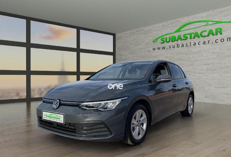 VOLKSWAGEN Golf 2023