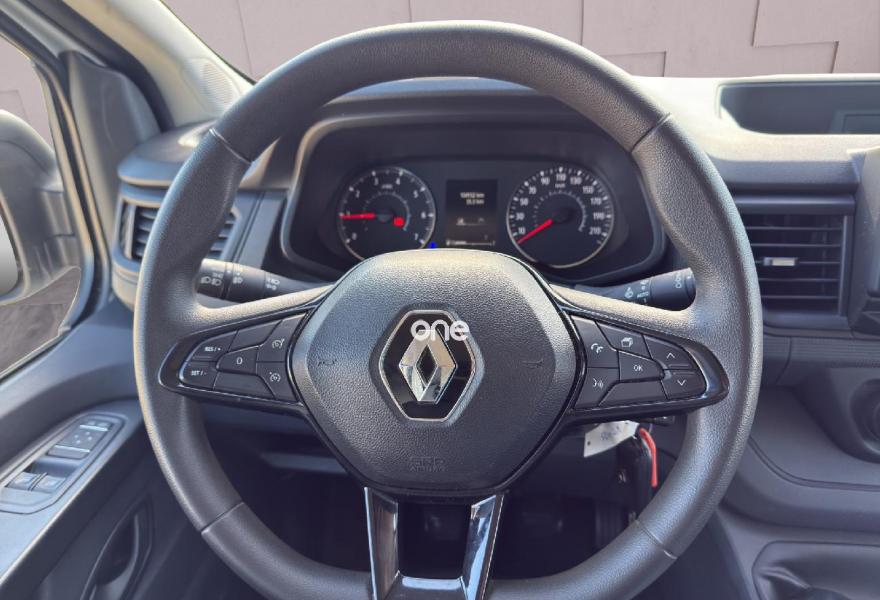 RENAULT Trafic 2023