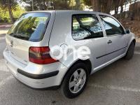 VOLKSWAGEN Golf 2000