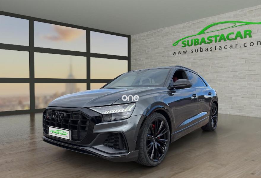 AUDI Q8 2021