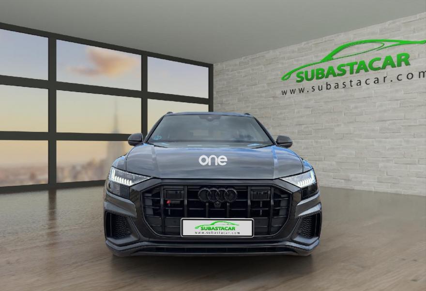 AUDI Q8 2021