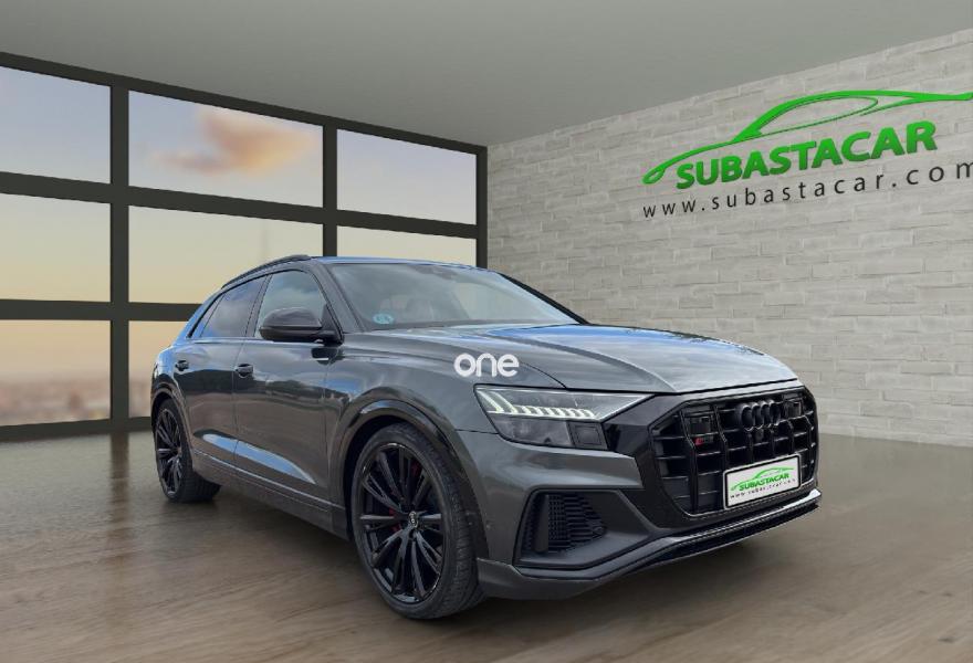 AUDI Q8 2021