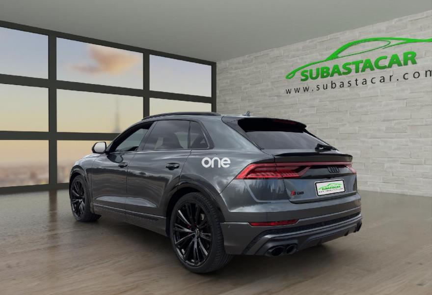AUDI Q8 2021