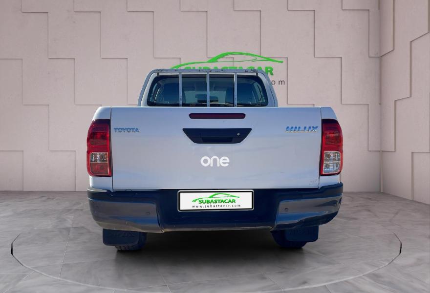 TOYOTA Hilux 2020