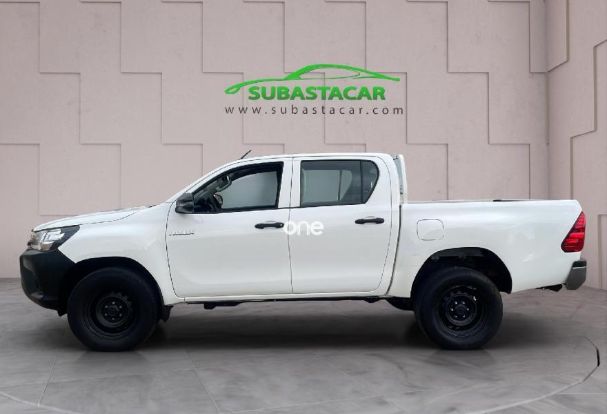 TOYOTA Hilux 2020