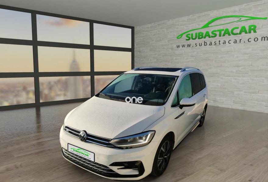 VOLKSWAGEN Touran 2021