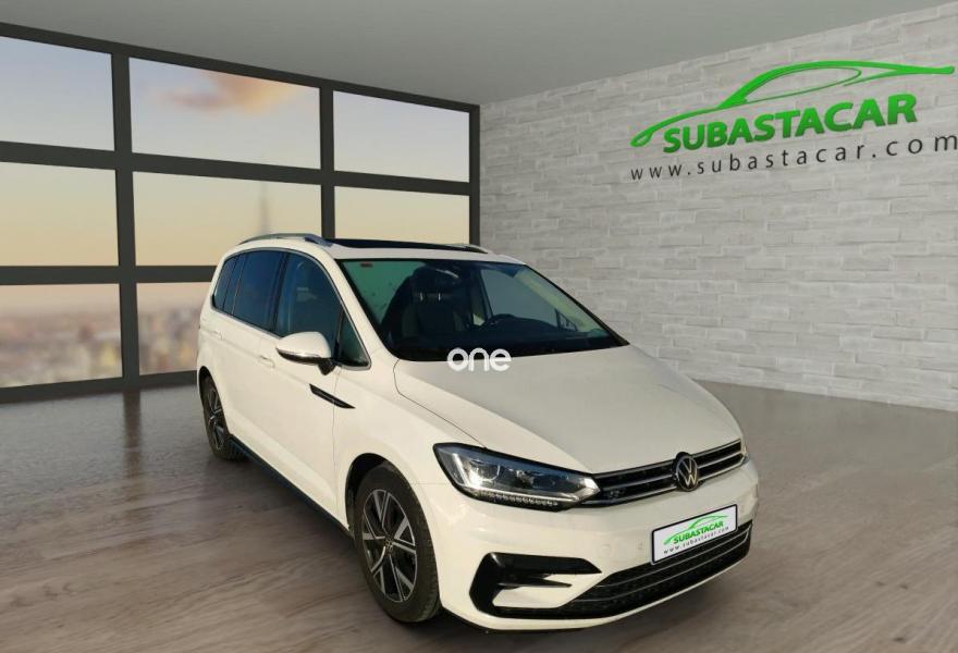 VOLKSWAGEN Touran 2021
