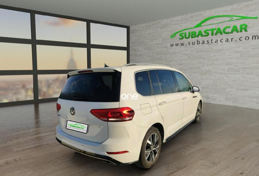 VOLKSWAGEN Touran 2021