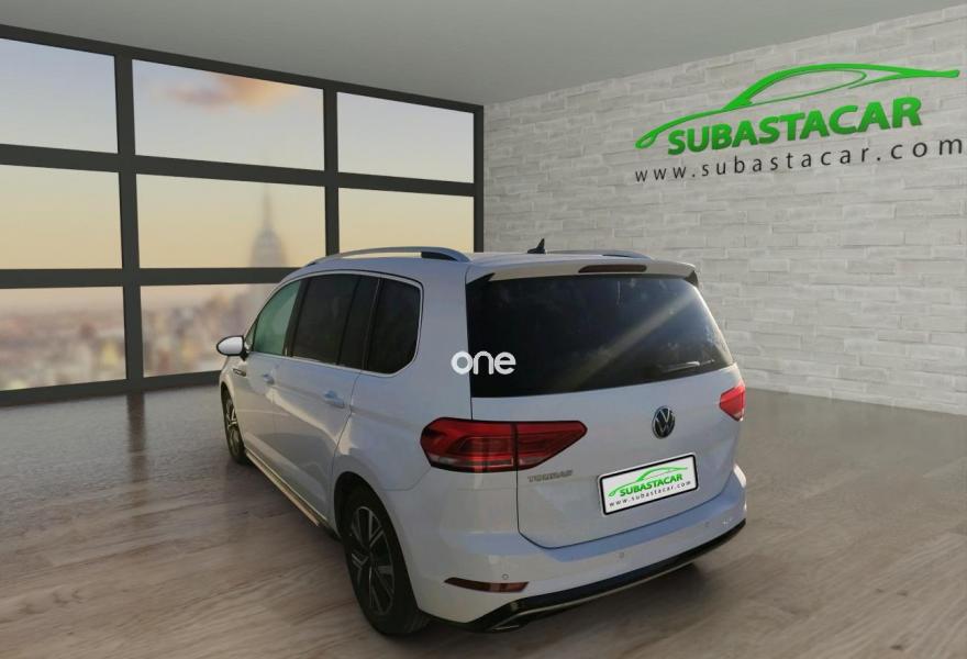 VOLKSWAGEN Touran 2021