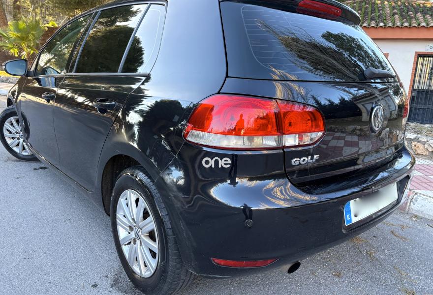 VOLKSWAGEN Golf 2012