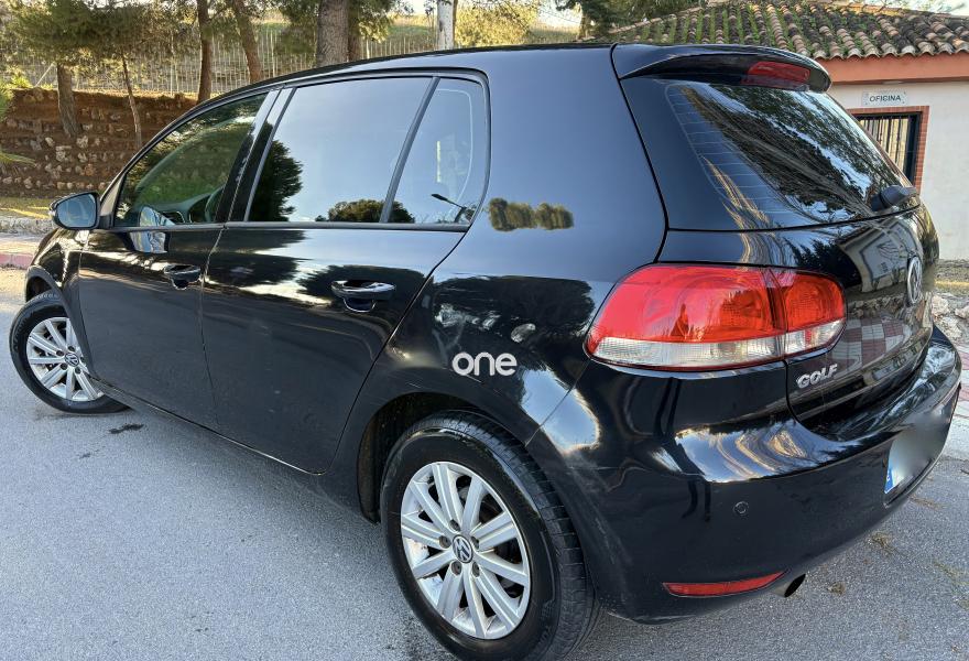 VOLKSWAGEN Golf 2012