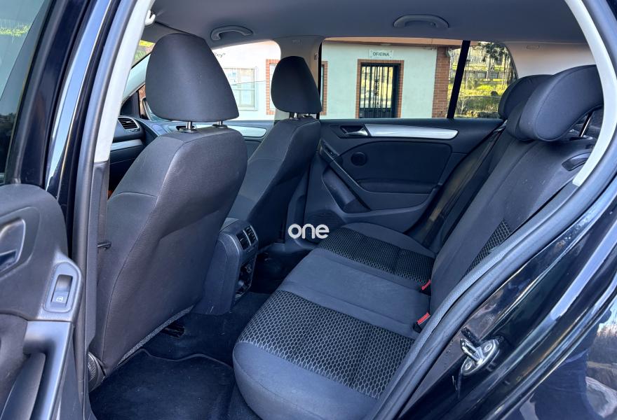 VOLKSWAGEN Golf 2012