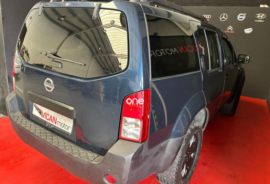 NISSAN Pathfinder 2005