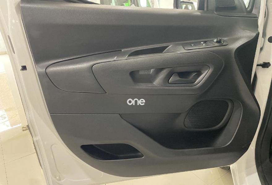 PEUGEOT Partner 2021