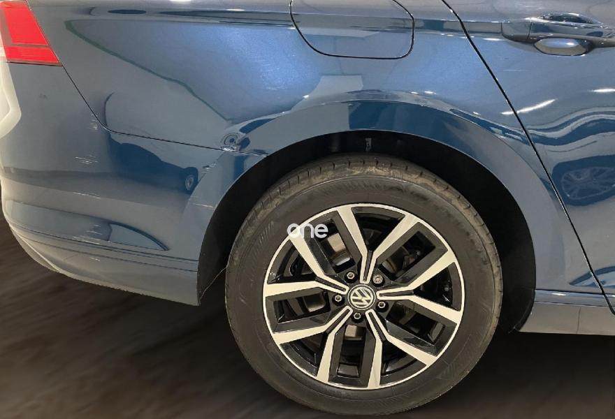 VOLKSWAGEN Passat 2019