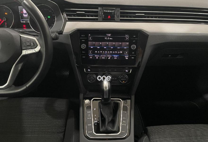 VOLKSWAGEN Passat 2019