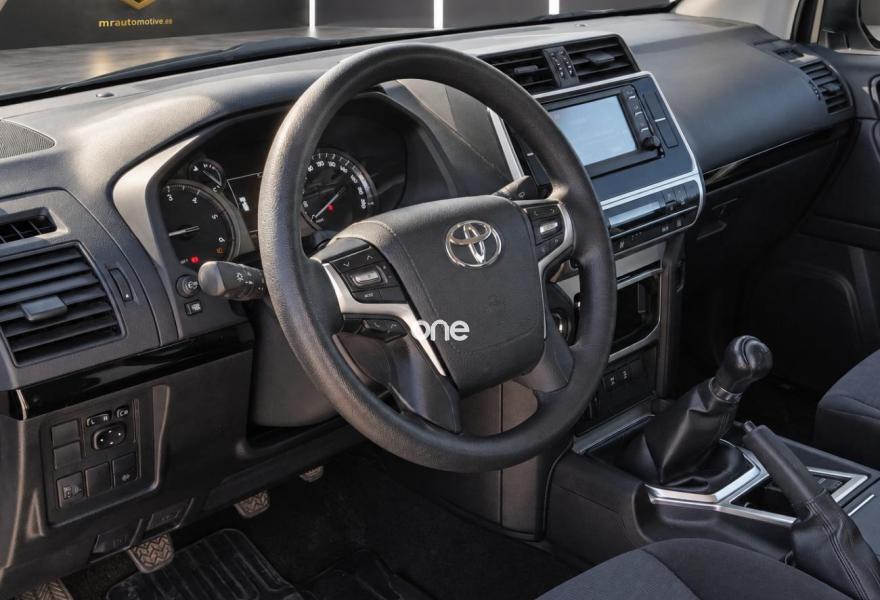 TOYOTA Land Cruiser 2021