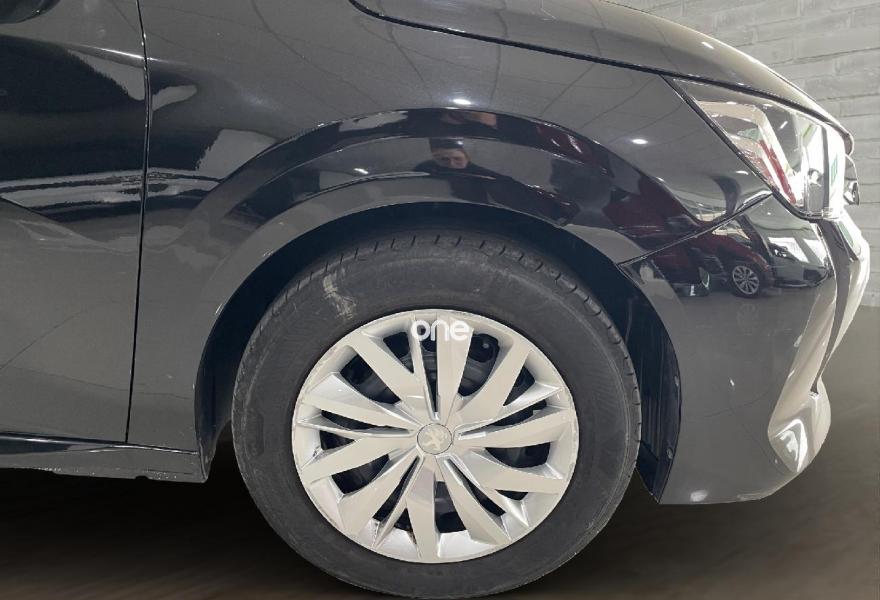PEUGEOT 208 2021