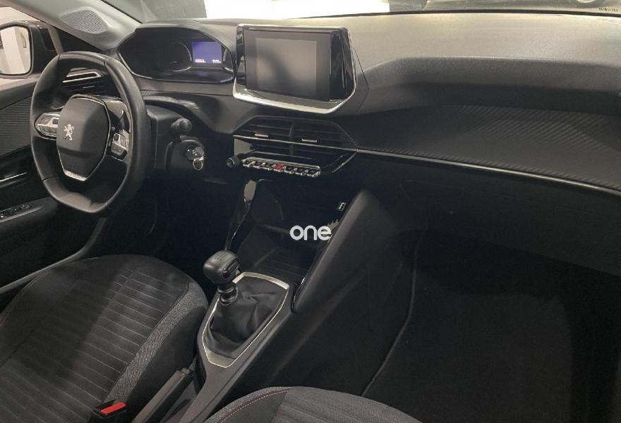 PEUGEOT 208 2021