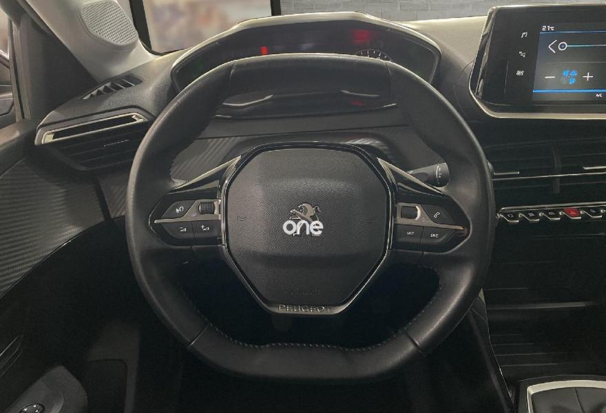 PEUGEOT 208 2021