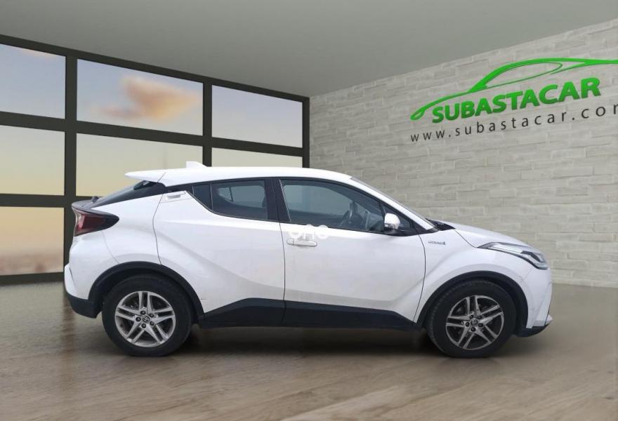 TOYOTA C-HR 2021