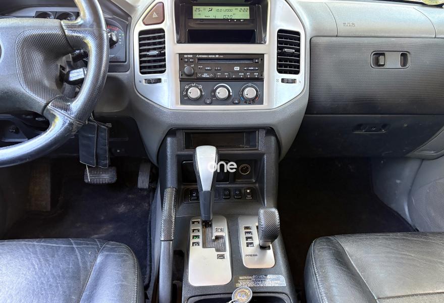 MITSUBISHI Montero 2005