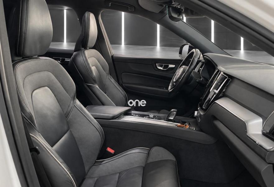 VOLVO XC60 2020