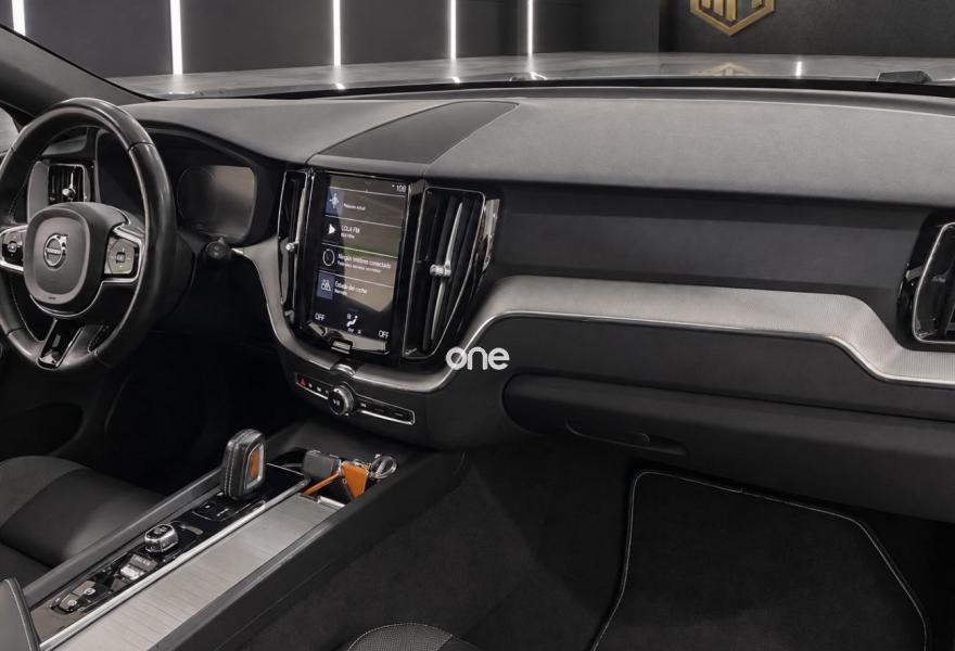 VOLVO XC60 2020