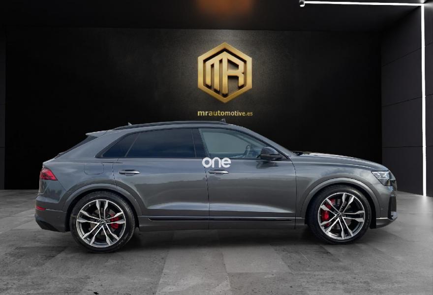 AUDI Q8 2024