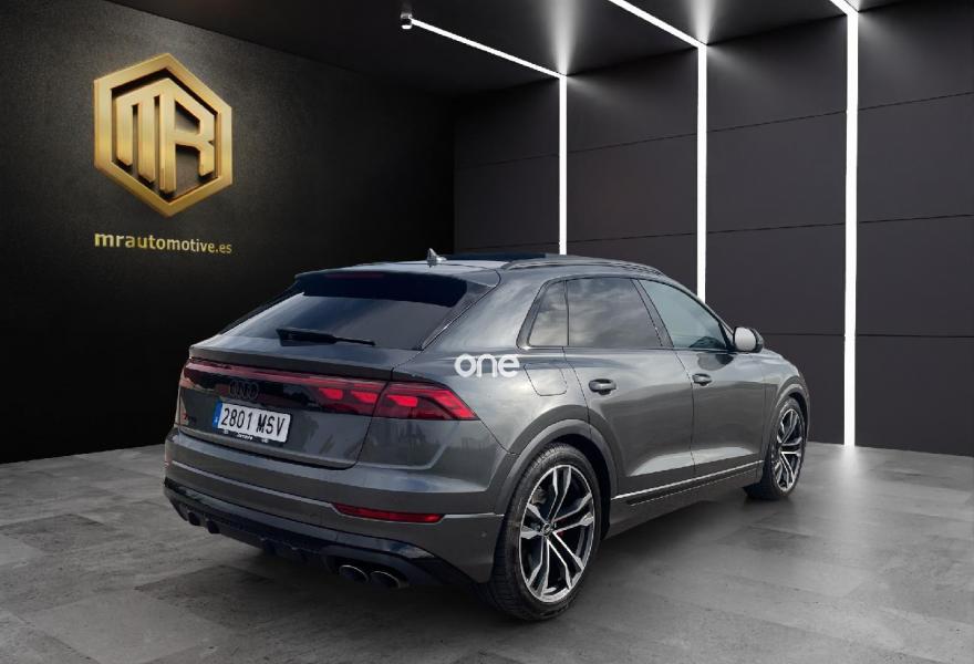 AUDI Q8 2024