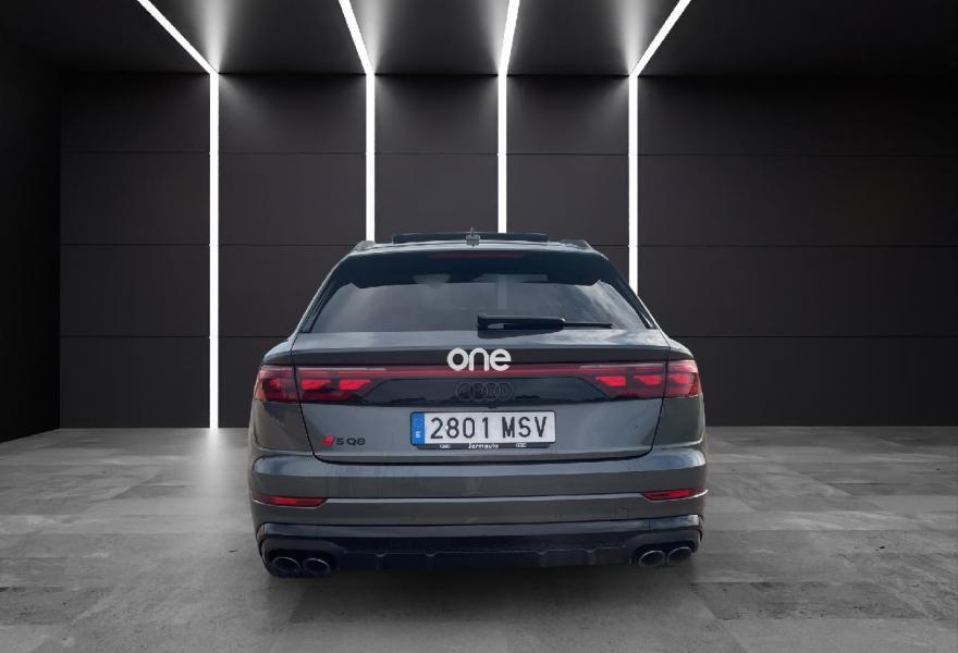 AUDI Q8 2024