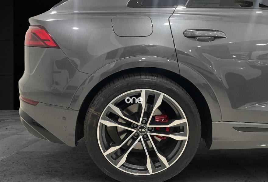AUDI Q8 2024