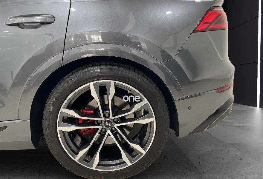 AUDI Q8 2024