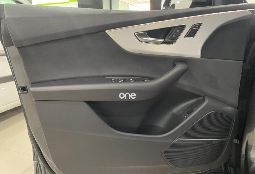 AUDI Q8 2024
