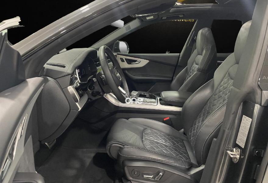 AUDI Q8 2024