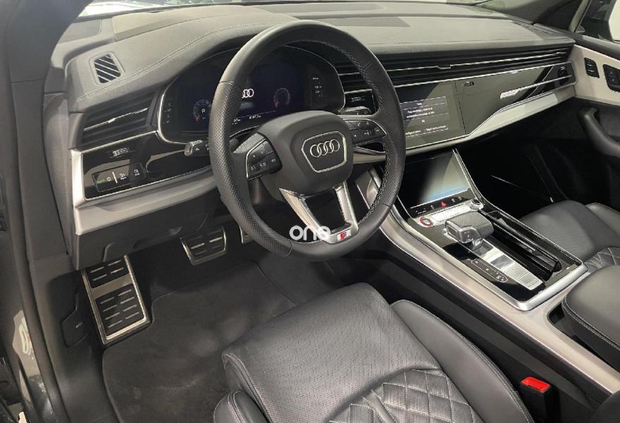 AUDI Q8 2024
