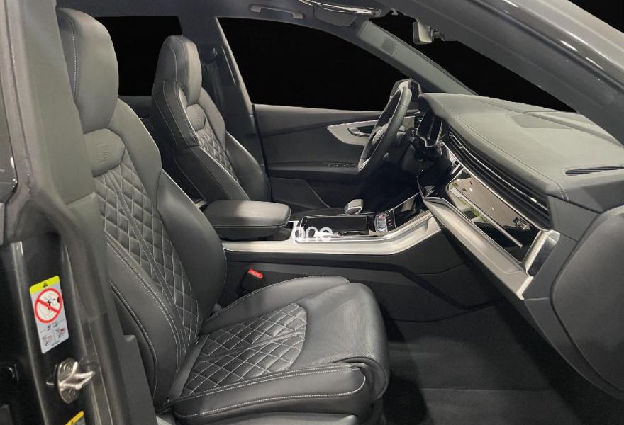 AUDI Q8 2024