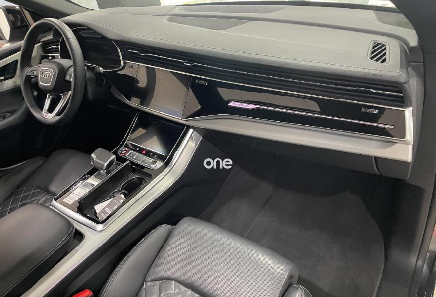 AUDI Q8 2024