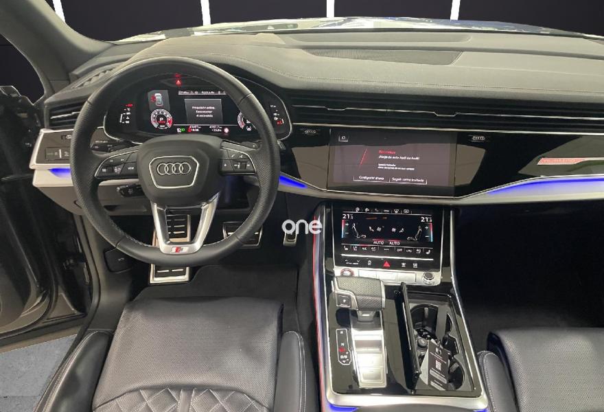 AUDI Q8 2024
