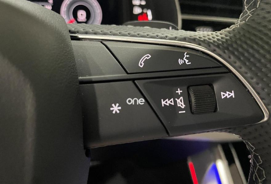 AUDI Q8 2024